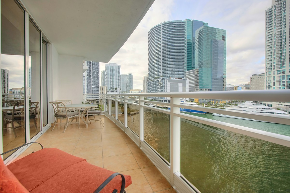 miami-luxury-condos-carbonell-brickell-key